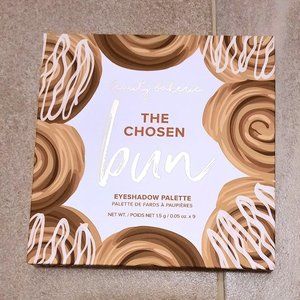 The Chosen Bun eyeshadow palette by Beauty Bakerie NEW nib never used